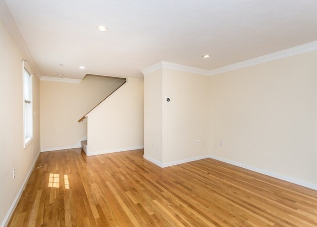 Building Photo - 1005 Trapelo Rd