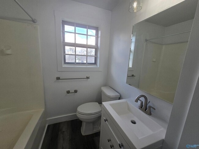 Building Photo - 247 Snow Dr