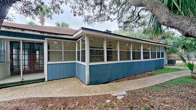 Building Photo - 1615 Seminole Rd