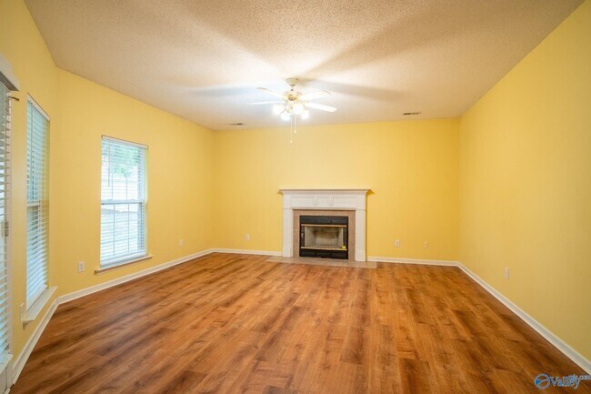 Building Photo - 216 Horseshoe Bend N