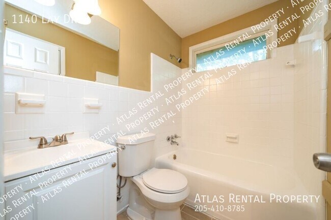Building Photo - 1140 Lay Dr