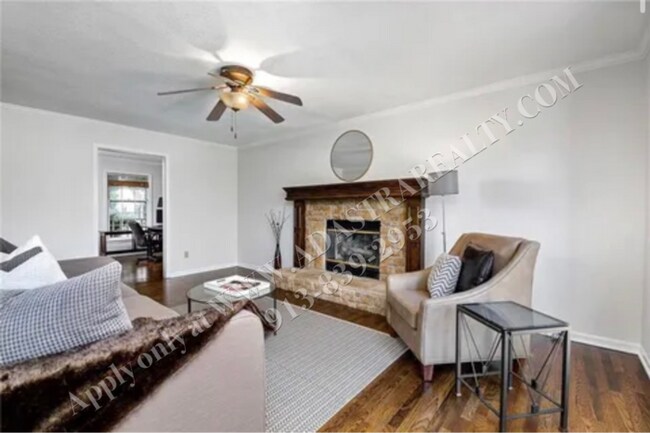 Building Photo - Classic Two Story 5 Bed 2.5 Bath Home in Blue Valley-Coming SOON!!