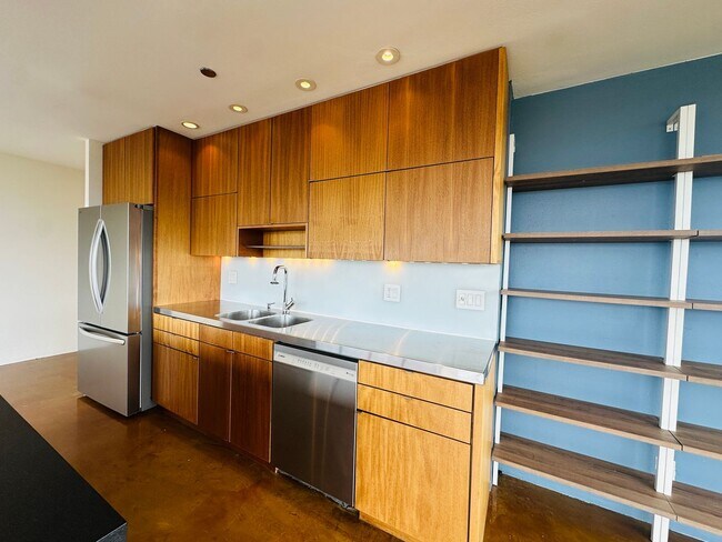 Building Photo - Luxury 12th Floor Corner 1bd/2bath w/ Incr...