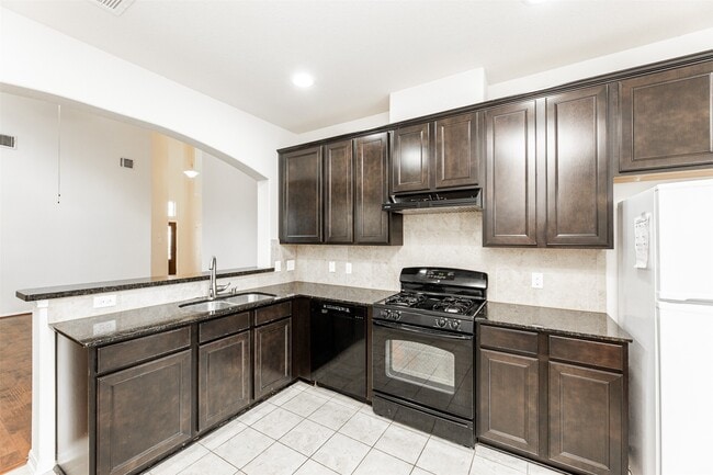 Building Photo - 6443 Wilshire Fern