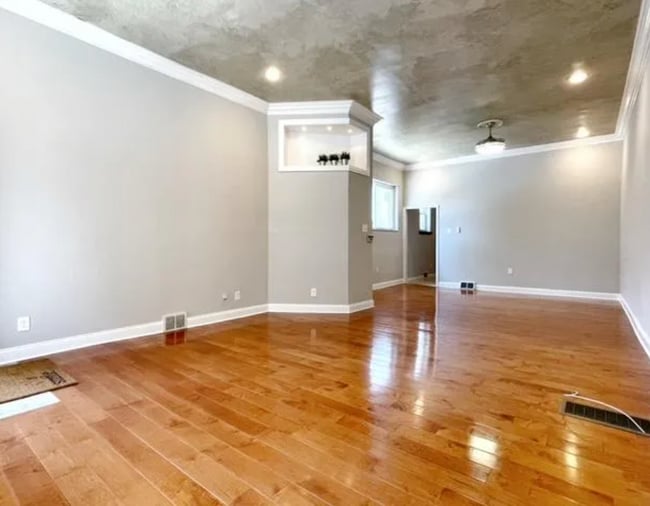 Building Photo - 413 W Porter St