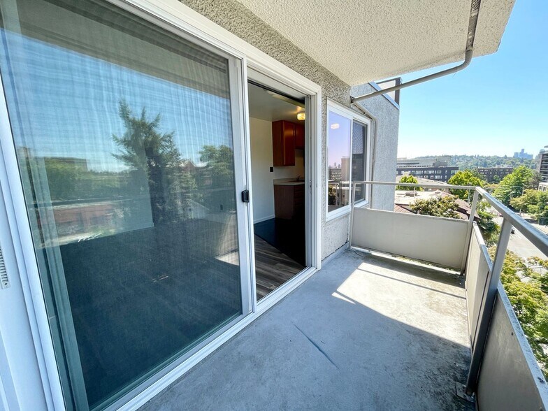 Interior Photo - Escolier Apartments