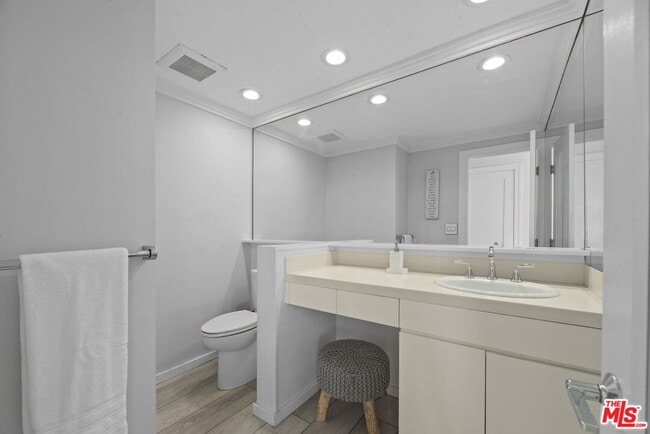 Building Photo - 641 Walther Way