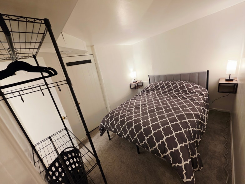 Building Photo - 214 Southern Ave