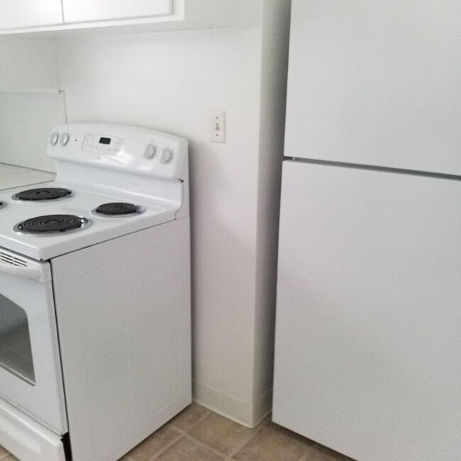Building Photo - Pending Applications! Charming 3-Bedroom Home