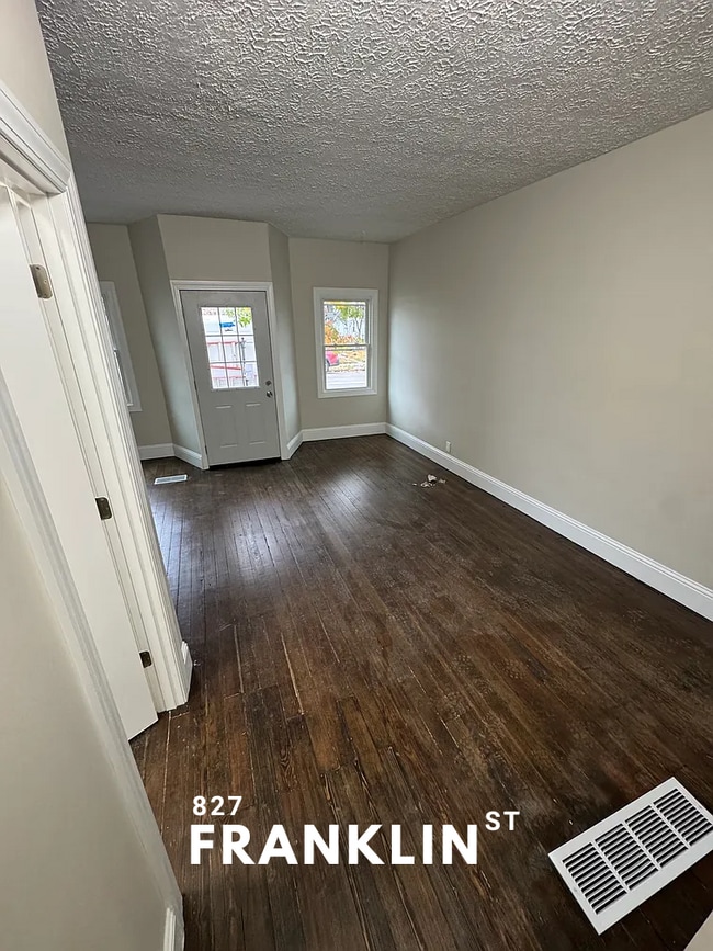 Building Photo - 827 Franklin St