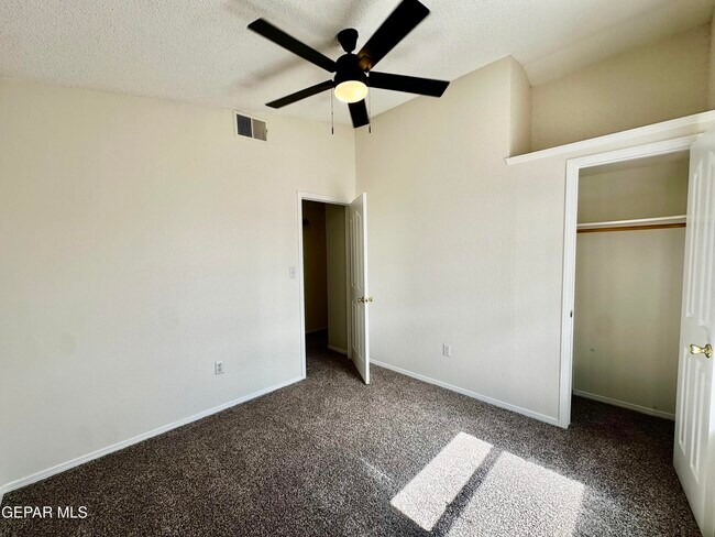 Building Photo - 12277 Red Sun Dr
