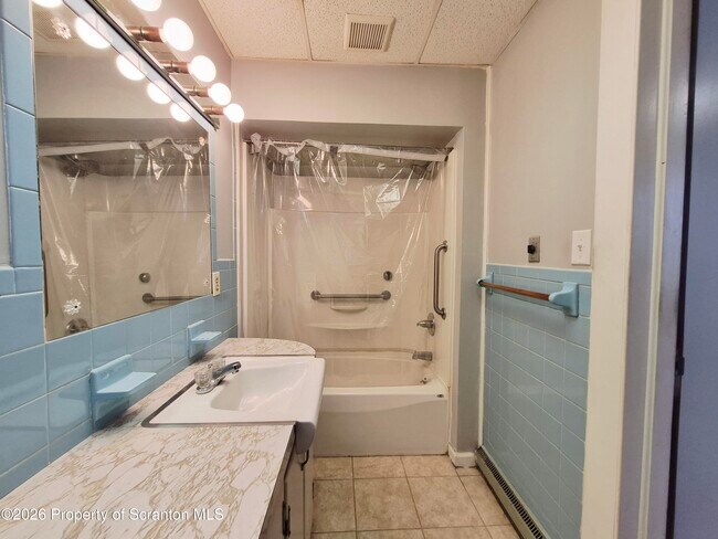 Building Photo - 109 Salem Ave