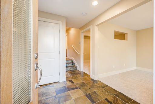 Building Photo - One Bedroom in Queen Anne - with Fenced Yard