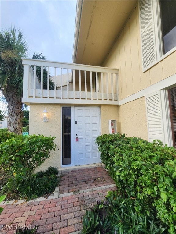 Building Photo - 925 Palm View Dr