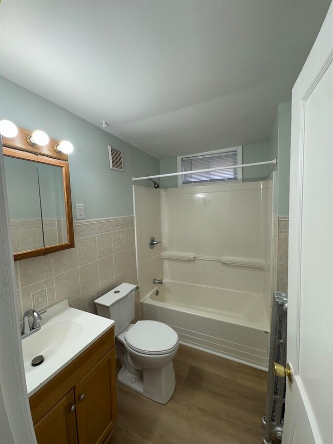 Building Photo - 89 Centre St