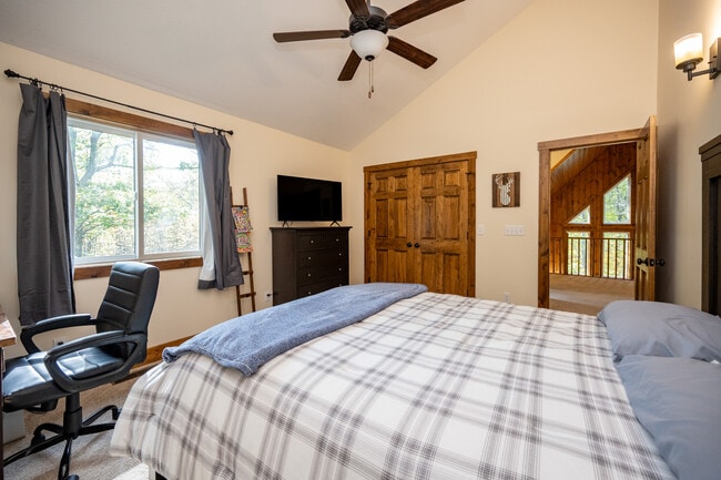 Building Photo - 153 Golden Meadow Ln