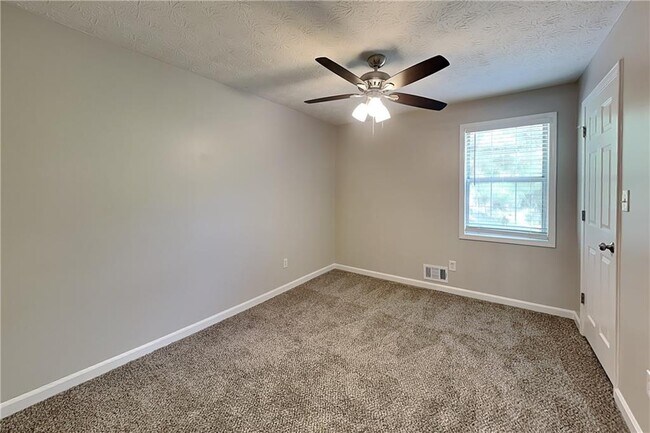 Building Photo - 2263 Turtle Club Dr NE