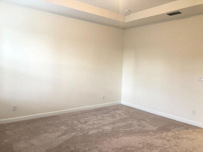 Building Photo - 6145 Bangalow Dr