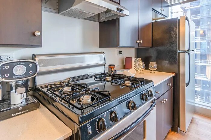 Building Photo - 324 E Wacker Dr