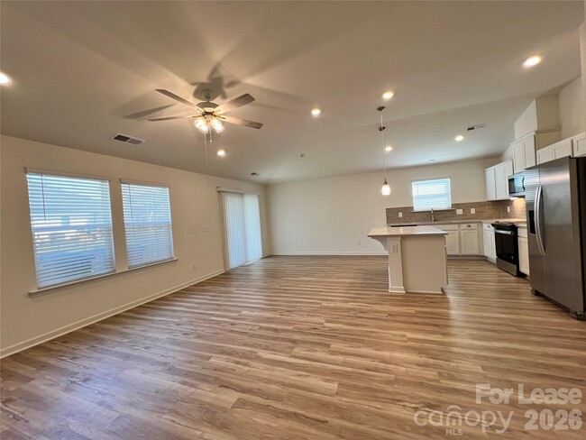 Building Photo - 12185 Riceland Way