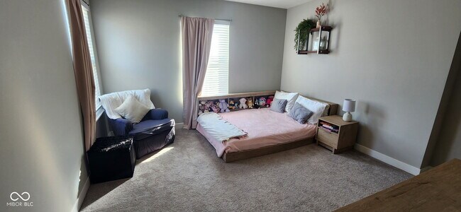 Building Photo - 2391 S Stonehill Wy