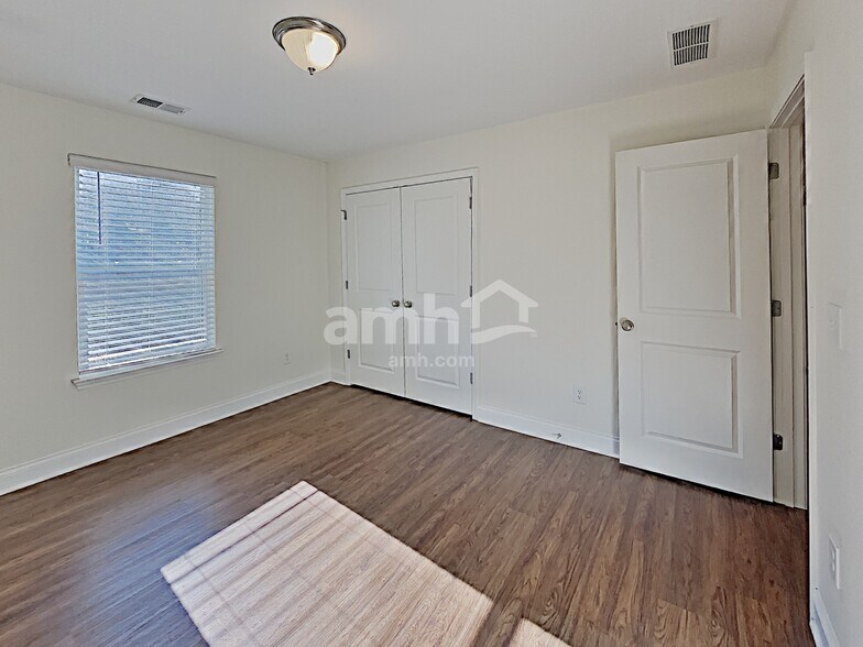 Building Photo - 121 Haeven Trail