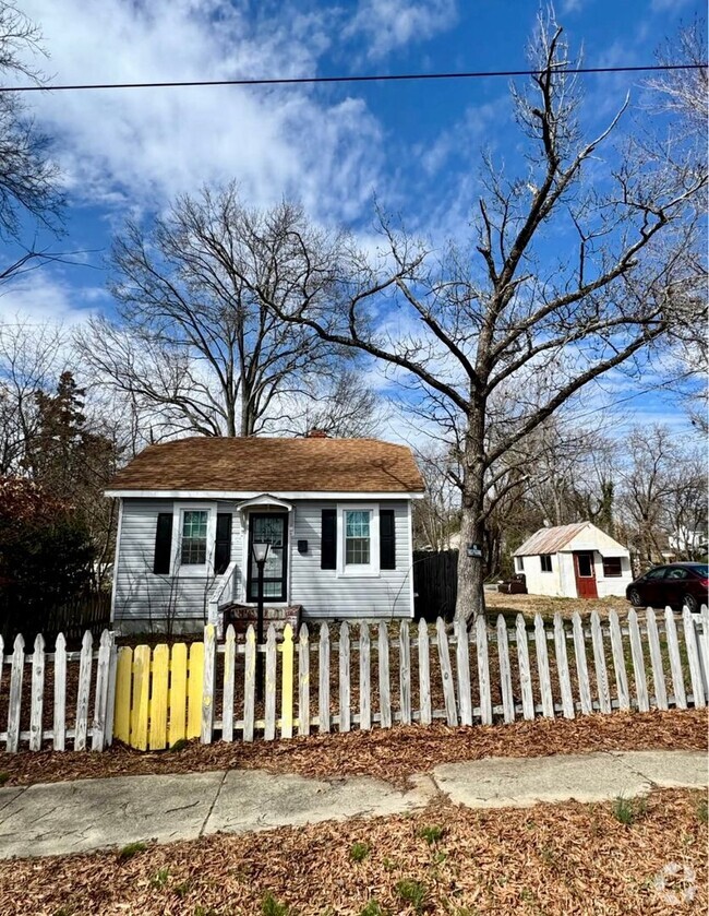 Building Photo - 2 bedroom house in Fulton Hill; Big yard, ...