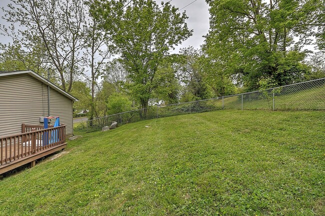 Building Photo - 303 Moorland Dr