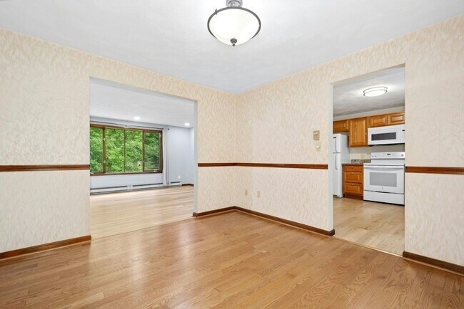 Building Photo - 11 Minuteman Way