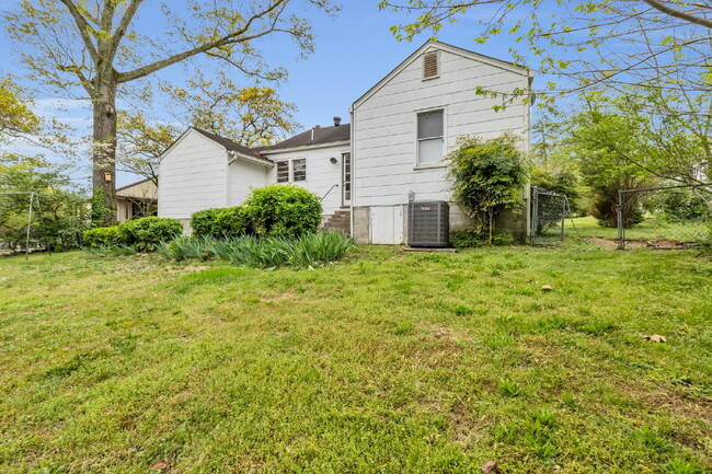 Building Photo - Charming Stuart Heights Home – Spacious, S...