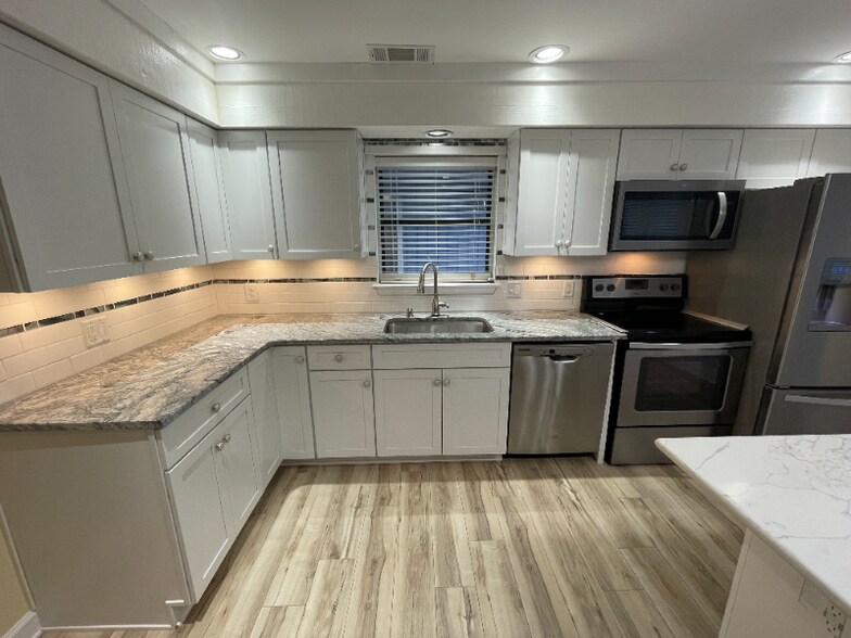 Building Photo - 44 Salt Marsh Dr