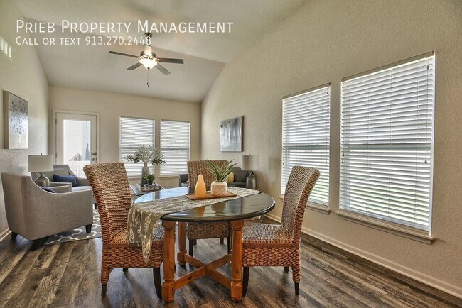 Building Photo - Reserve Townhome - Available June 9th