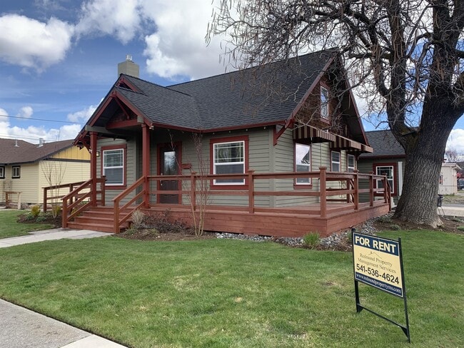 Building Photo - 306 NW 7th St