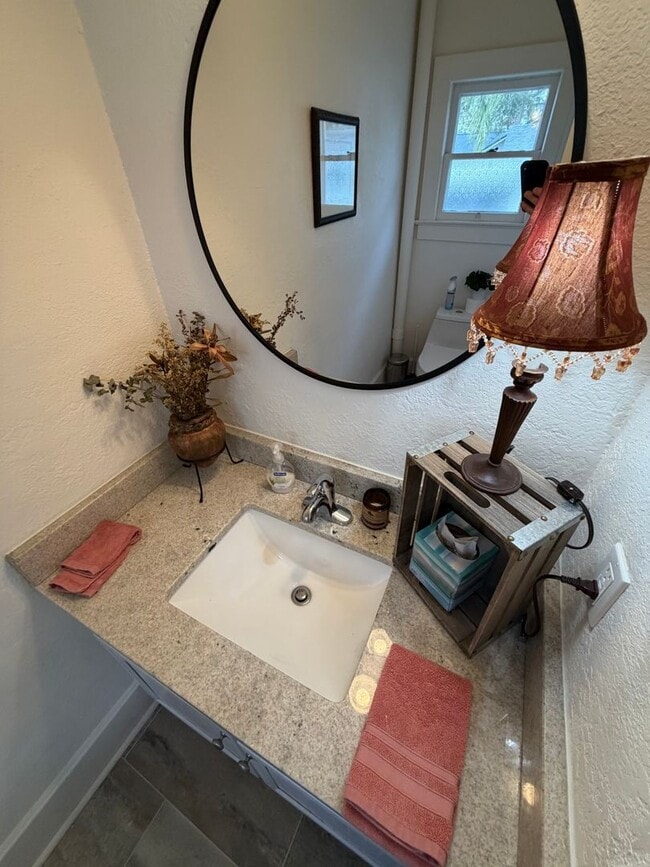 Building Photo - 1616 Ferris Ave