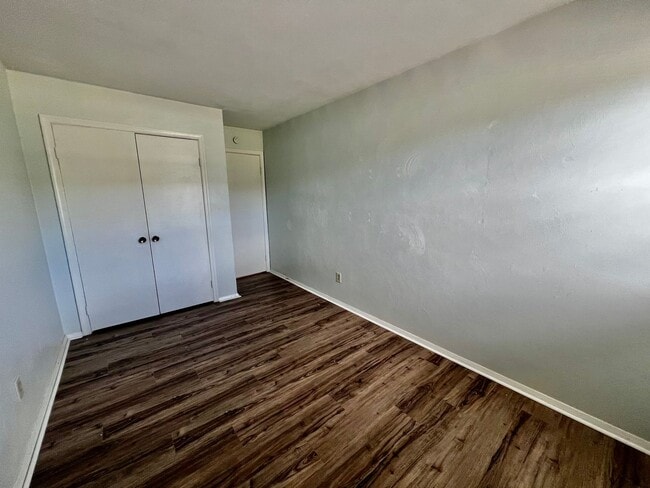 Building Photo - Three-bedroom, two-and-a-half bathrooms in...
