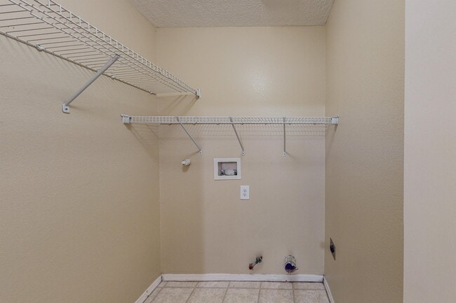 Building Photo - 10728 Hatch Dr NW