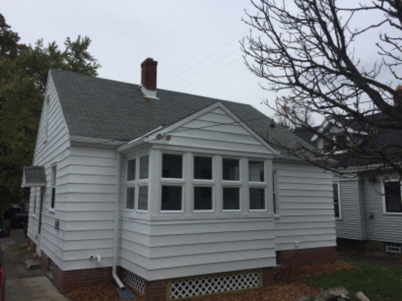 Building Photo - 17210 Mapleboro Ave