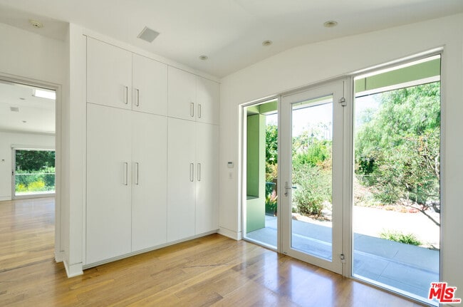 Building Photo - 6000 Philip Ave