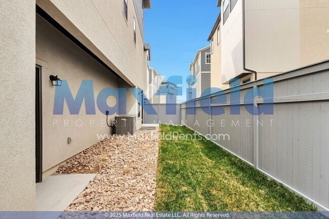 Building Photo - Brand New - Modern Living / 4BD 2.5 BTH 2GAR / Home in Lehi