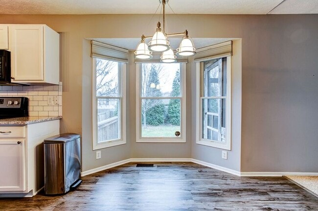 Building Photo - 8573 Olenbrook Dr