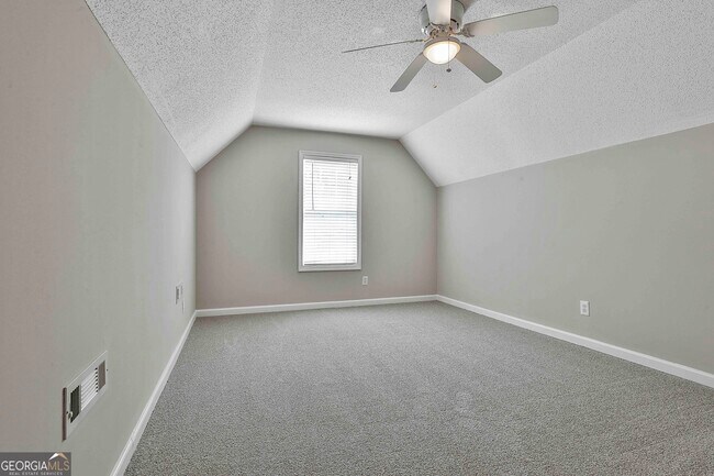 Building Photo - 12241 Crestwood Ct