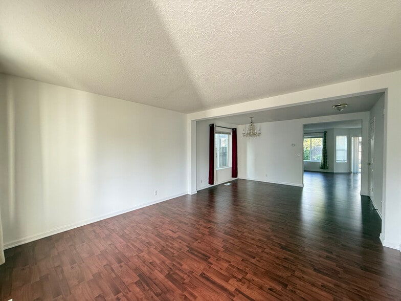 Building Photo - 9300 NE 81st St