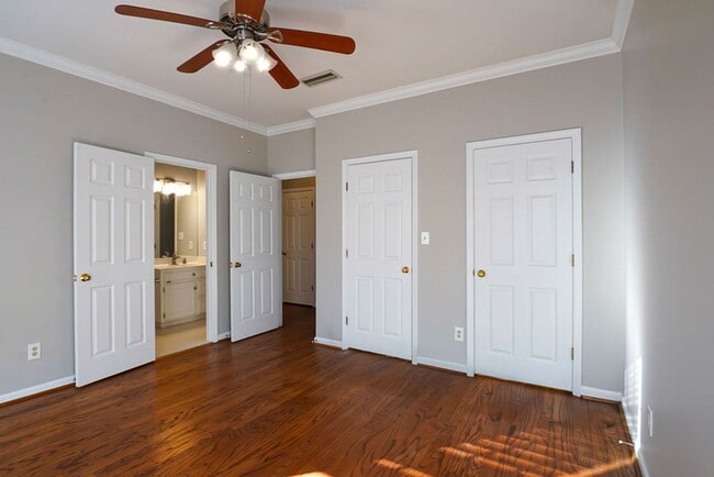 Building Photo - Vestavia Hills - cute and ready to move in NOW!