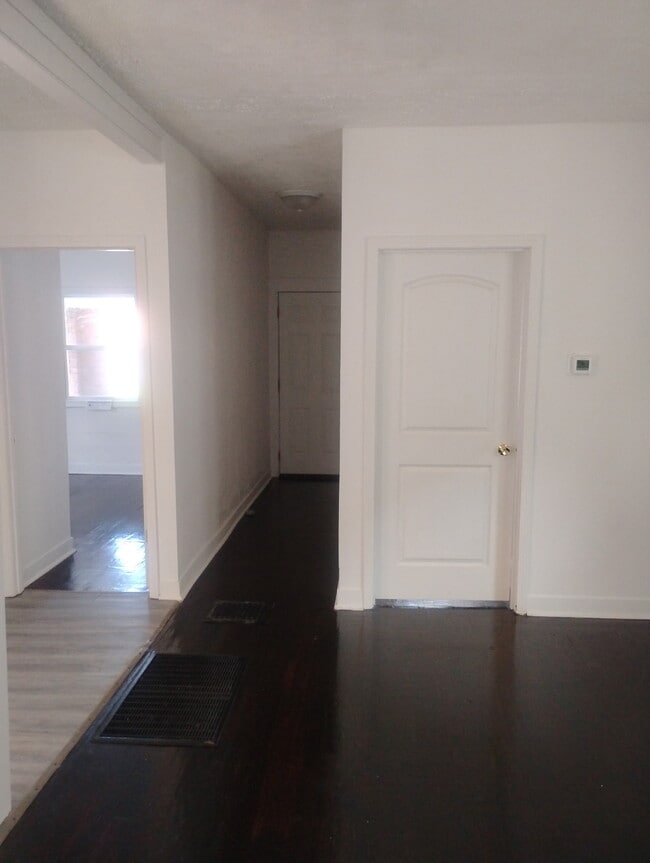 Building Photo - 1058 Cecil Ave
