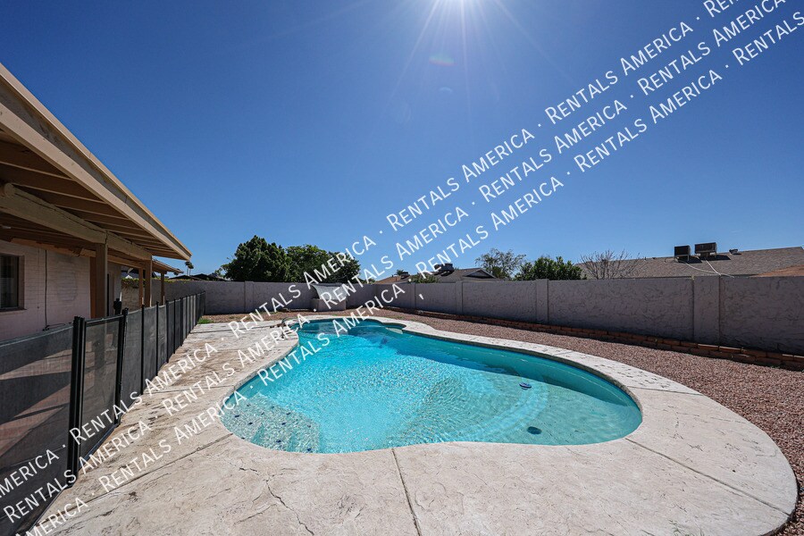 Building Photo - 2931 W Villa Maria Dr