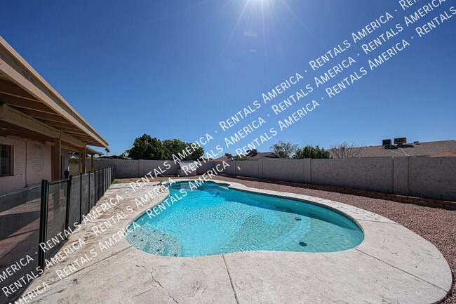 Building Photo - 2931 W Villa Maria Dr