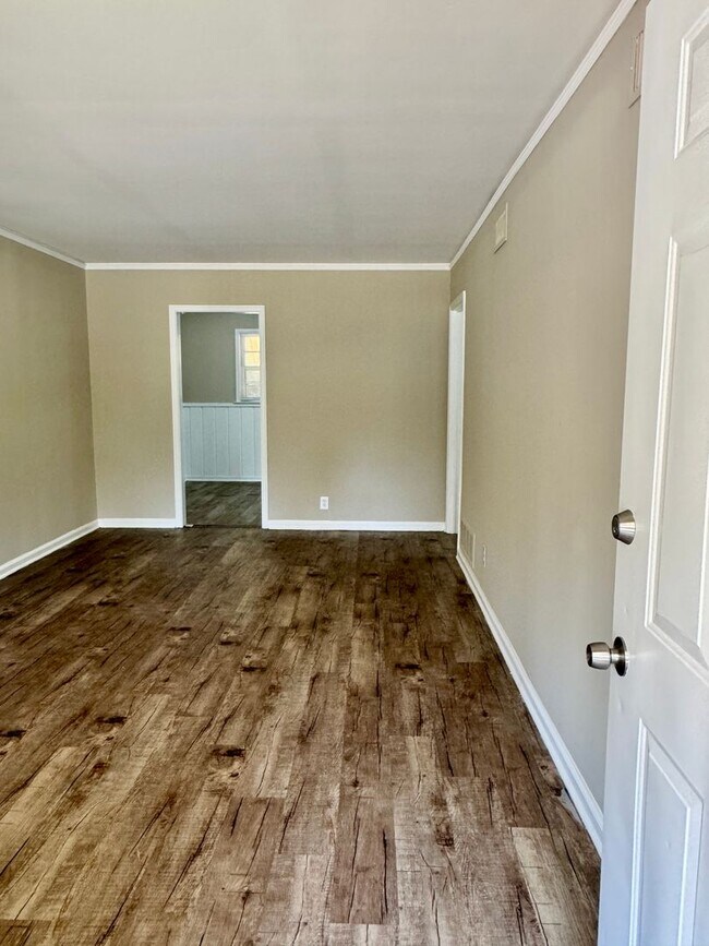 Building Photo - Dreamy 3-Bedroom