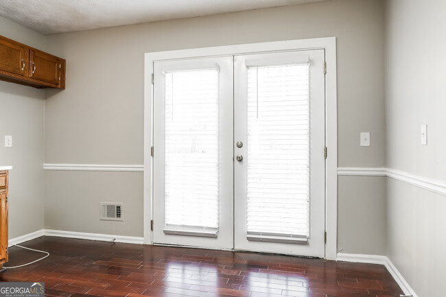 Building Photo - 4110 Summer Wood Dr