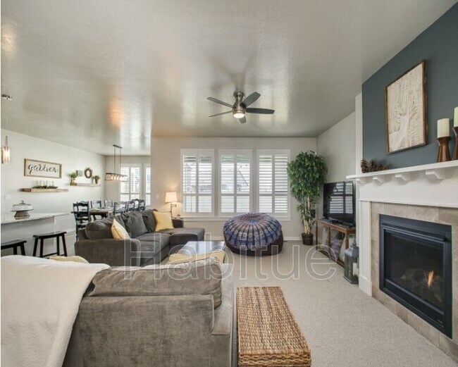 Building Photo - 3467 S Barletta Ave