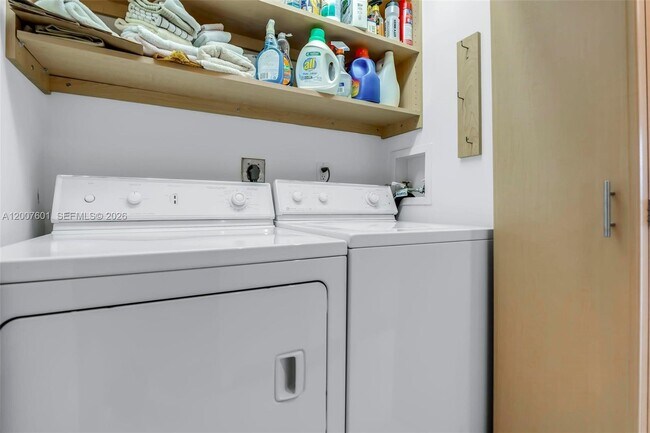 Building Photo - 19707 Turnberry Way